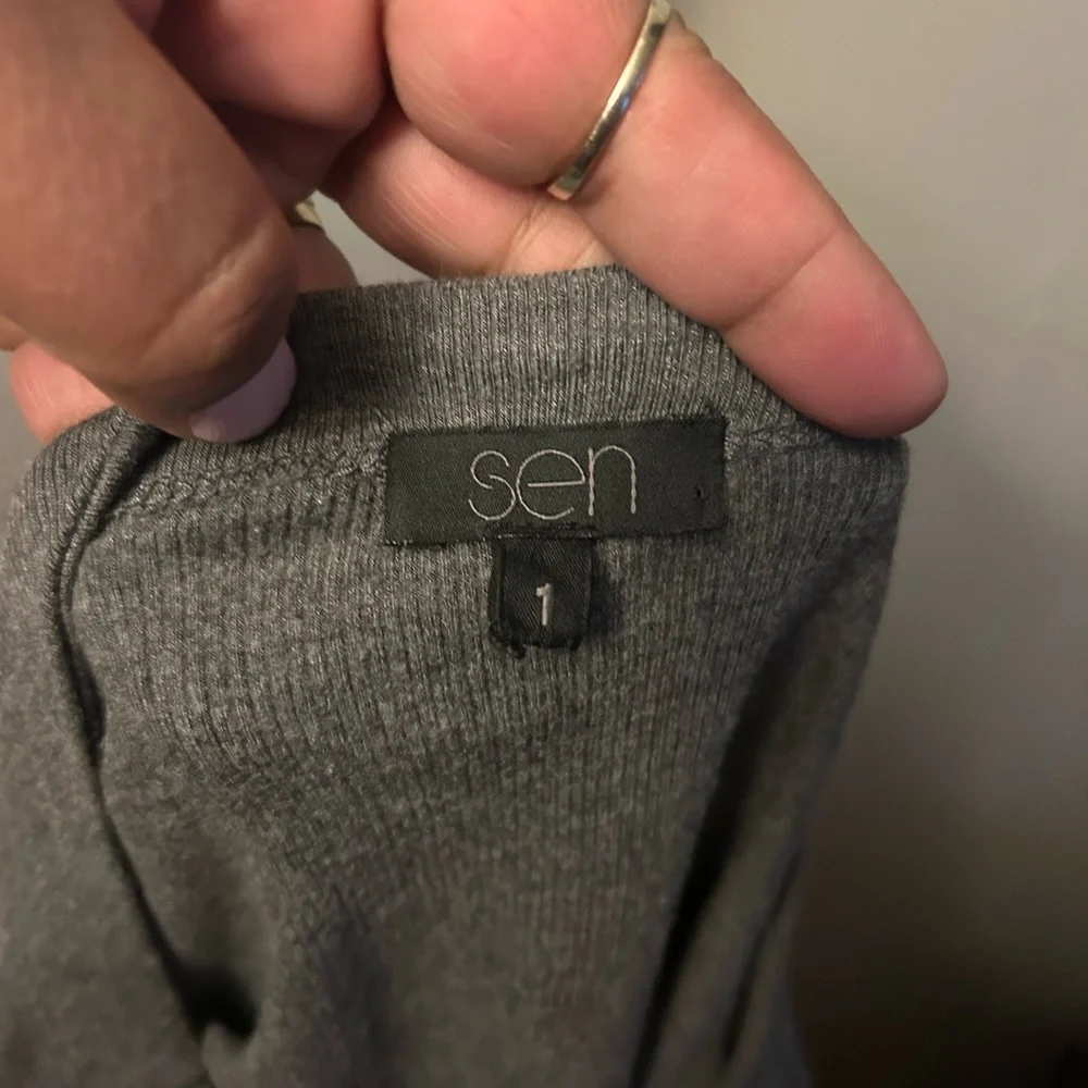 Sen Gray Off-Shoulder Long Sleeve Top - super soft ribbed split sleeve - Picture 7 of 11